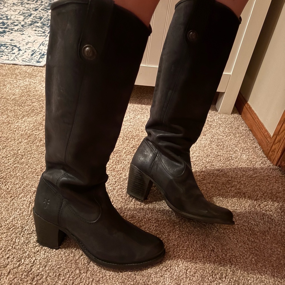 frye black boots size 7